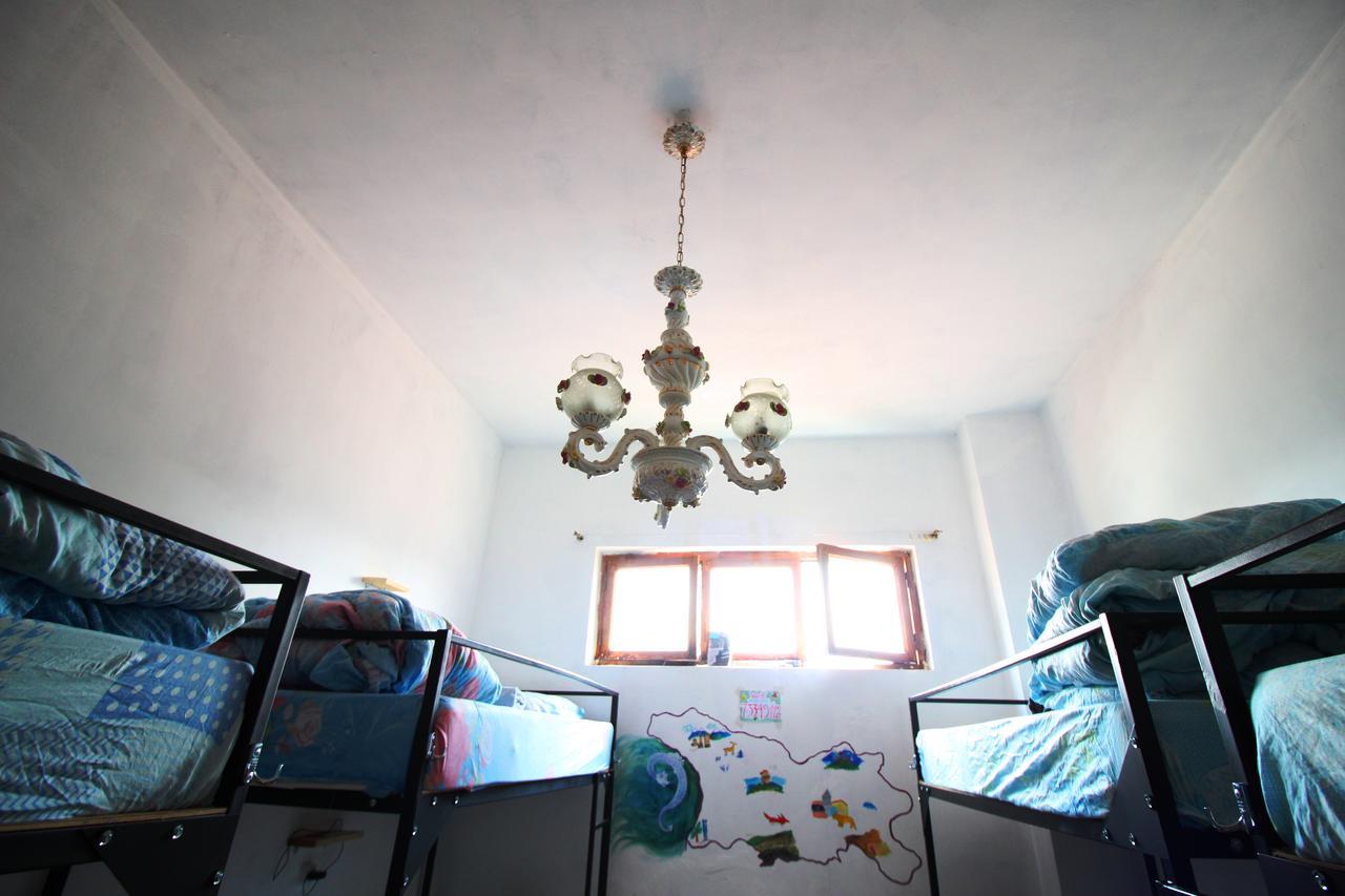 Sheni Hostel Tbilisi Ngoại thất bức ảnh